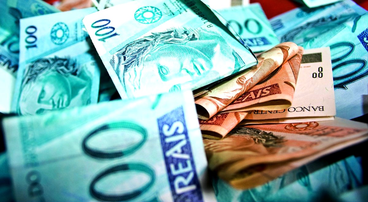 Recebimentos a partir de R$ 30 mil em espécie precisam ser declarados à Receita