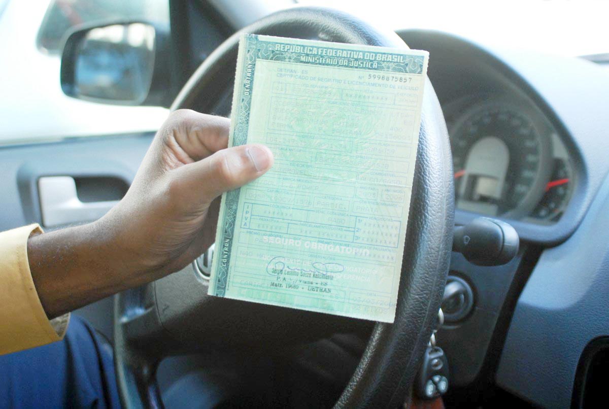 Estado não pode cobrar IPVA de contribuinte que paga o imposto em outro estado