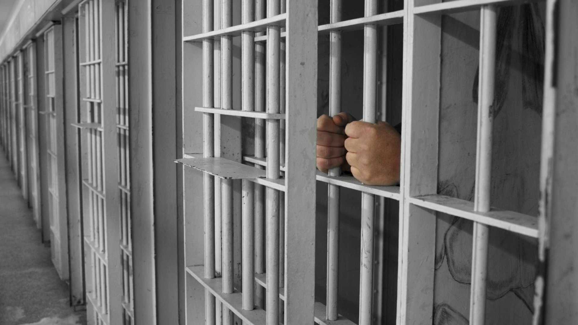 Presidente não pode indultar presos, decide TRF-4 ao suspender decreto de 2013