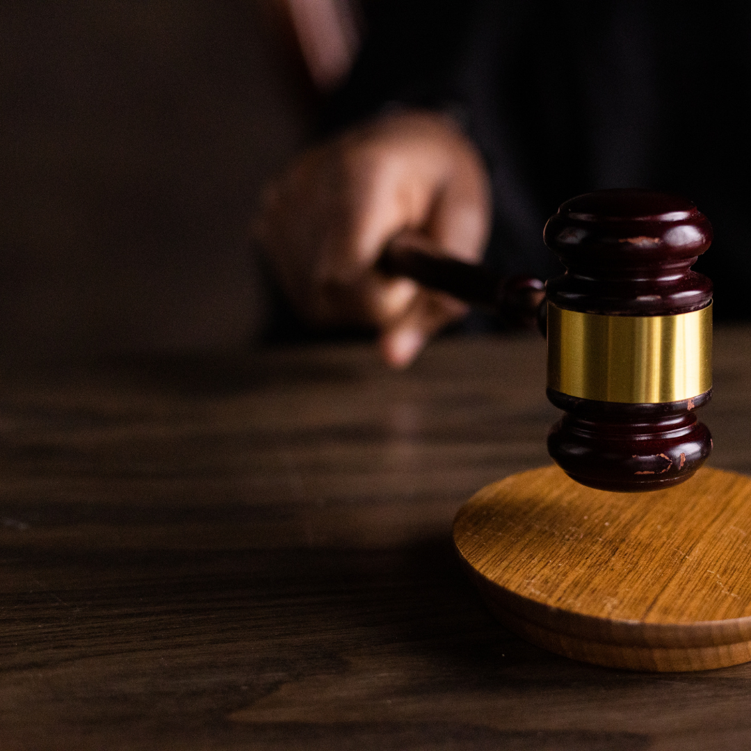 TST fixa que ação trabalhista movida por empregado terceirizado não pode excluir nenhuma das contratantes